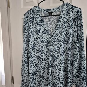 Ann Taylor Blue Navy Floral Print V-Neck Blouse
